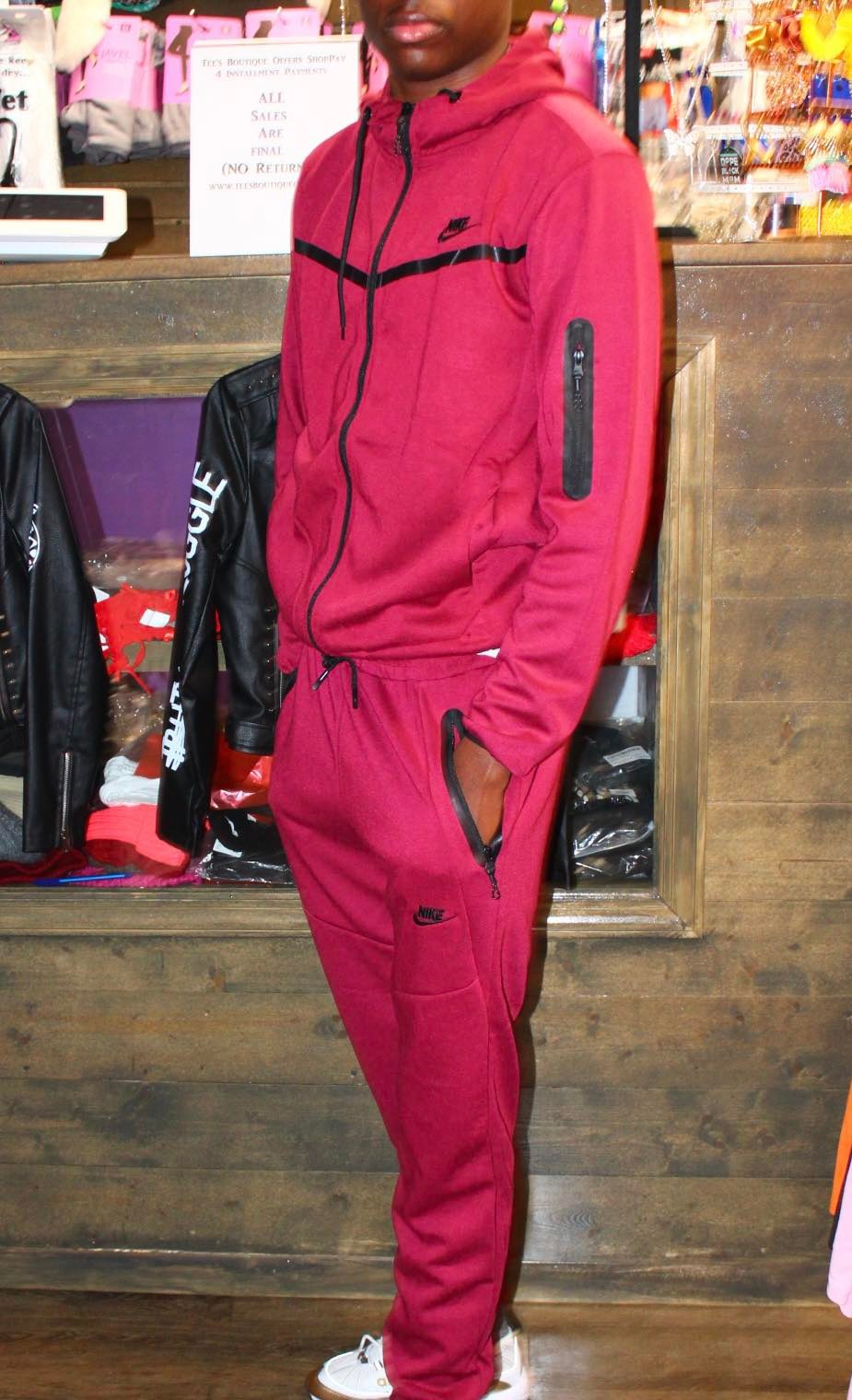 Nike Tech & Sweatsuit